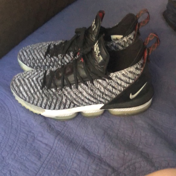 Lebron 16 low - Picture 2 of 4